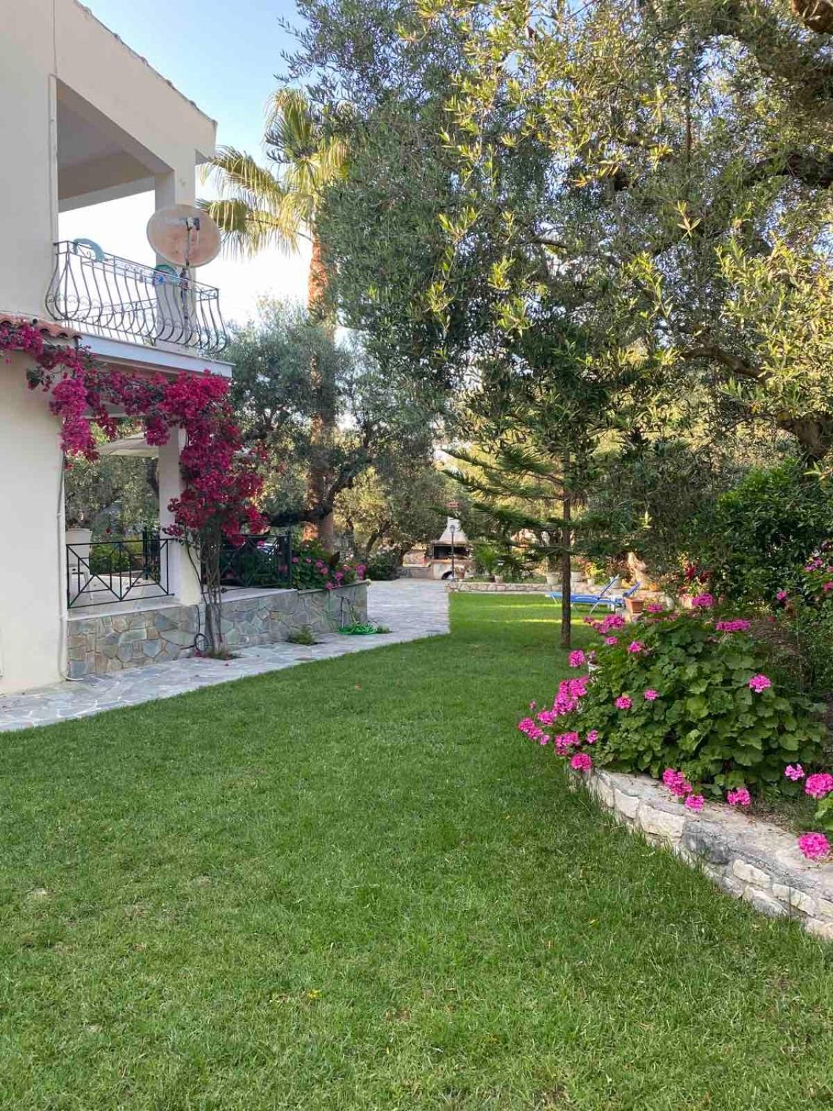 Annas Villa Keri Exterior photo