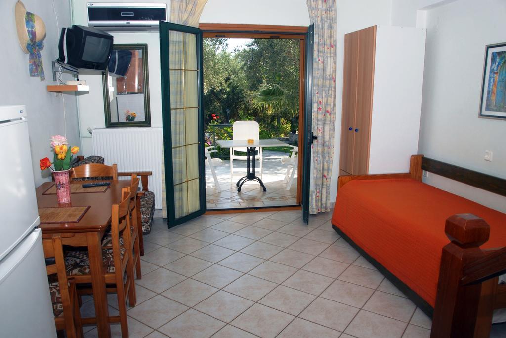 Annas Villa Keri Room photo